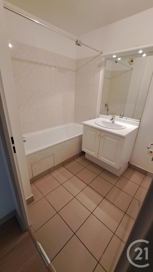 Appartement F3 à louer - 3 pièces - 65.54 m2 - MARGNY LES COMPIEGNE - 60 - PICARDIE - Century 21 Agence Saint Antoine