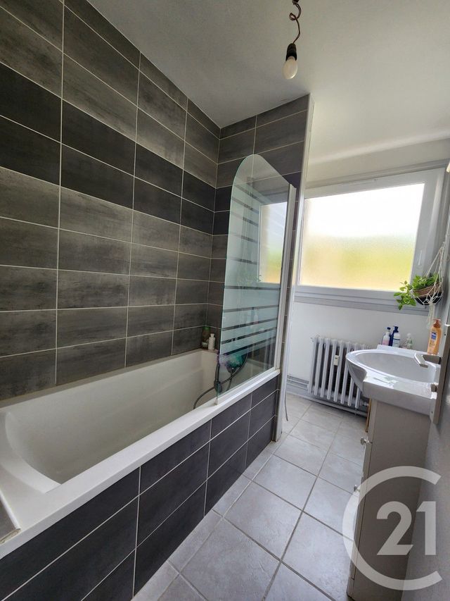 Appartement F3 à vendre - 3 pièces - 61.21 m2 - 60 - PICARDIE - Century 21 Agence Saint Antoine