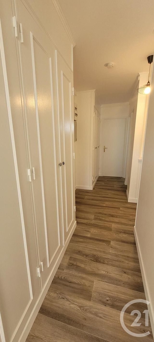 Appartement à louer - 4 pièces - 86.0 m2 - COMPIEGNE - 60 - PICARDIE - Century 21 Agence Saint Antoine