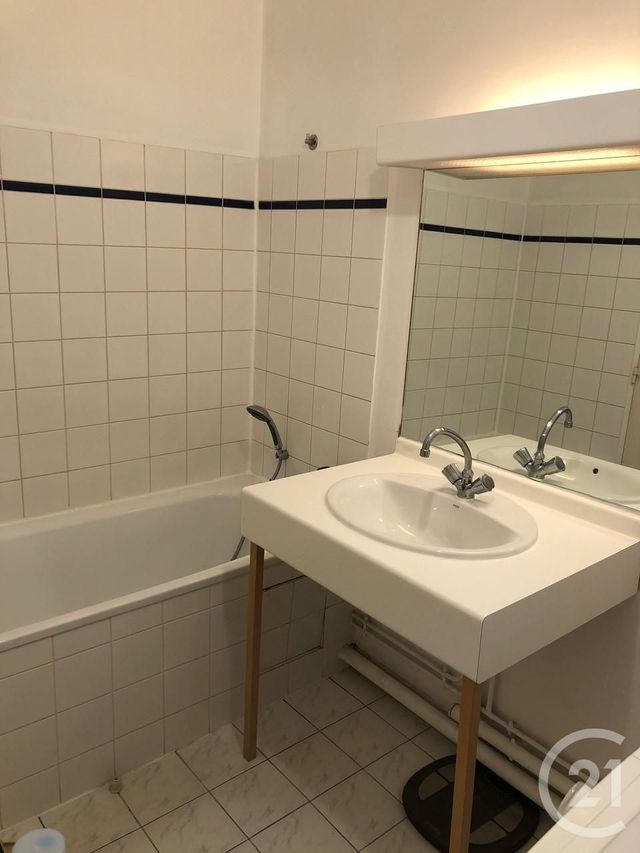 Appartement F2 à louer - 2 pièces - 46.14 m2 - MARGNY LES COMPIEGNE - 60 - PICARDIE - Century 21 Agence Saint Antoine